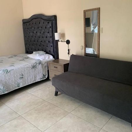 Mona Studio Suite Κίνγκστον Εξωτερικό φωτογραφία