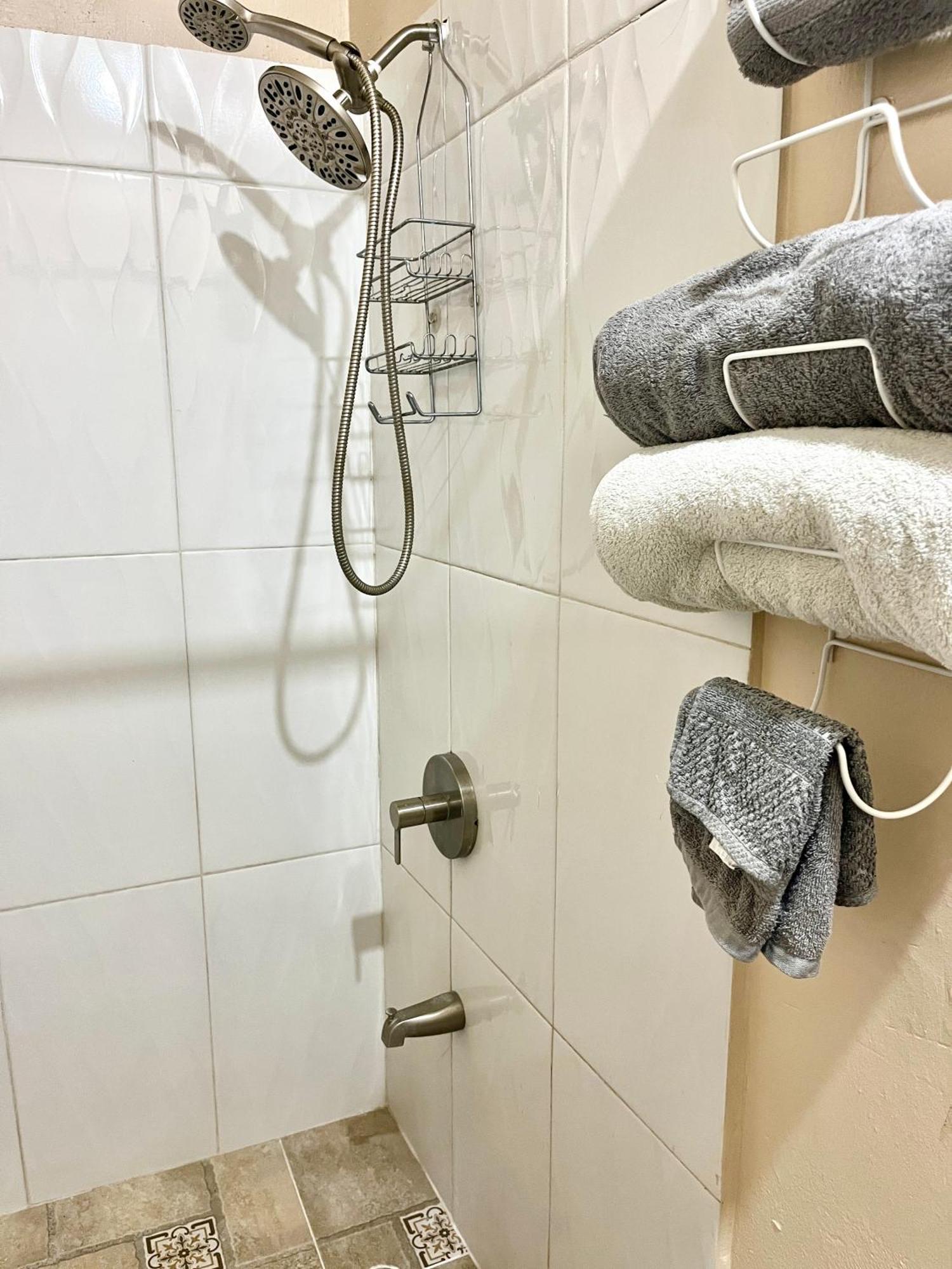 Mona Studio Suite Κίνγκστον Εξωτερικό φωτογραφία